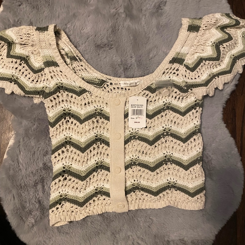 Green knitted top